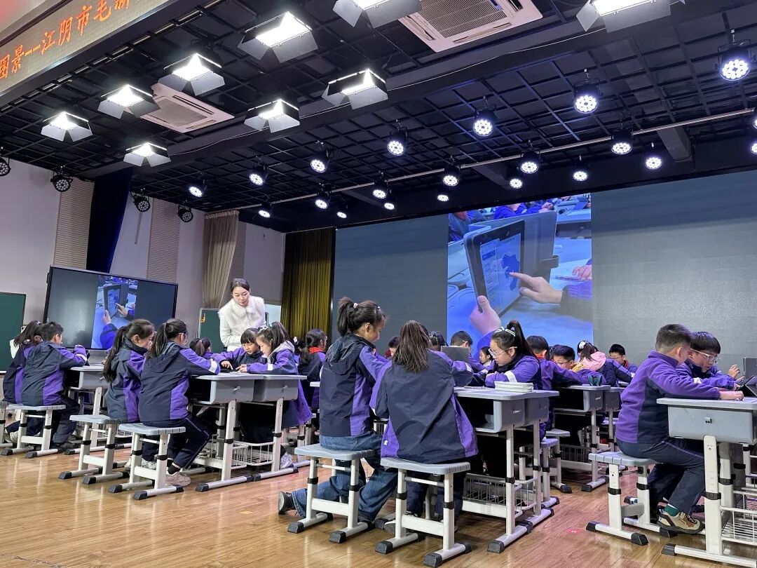 AI 深耕 “三力课堂”  共绘数学教学新图景—— 江阴市毛新薇名师工作室暨青苗班第二十五期研修活动圆满举行